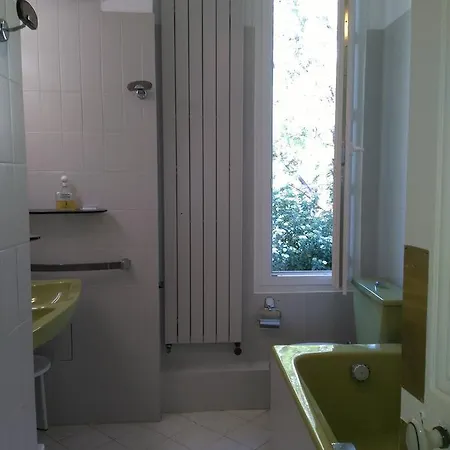 Cavell Apartment